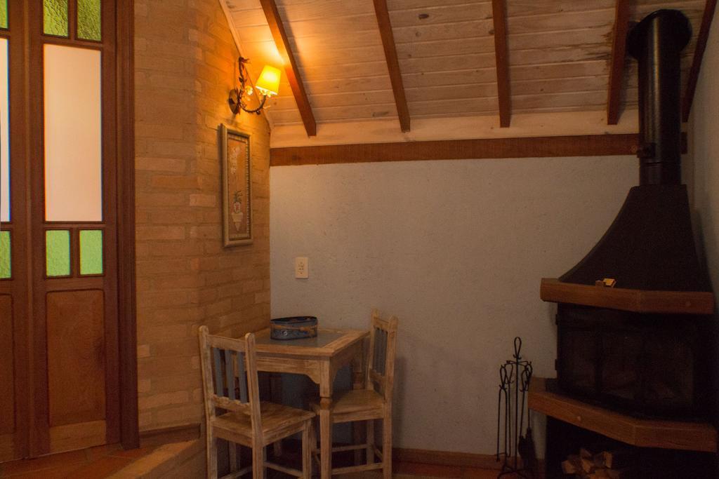 Pousada Villa Rhustica Santo Antônio do Pinhal Buitenkant foto